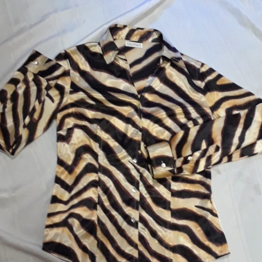 COPY - KAELYN-MAX tiger print blouse size m